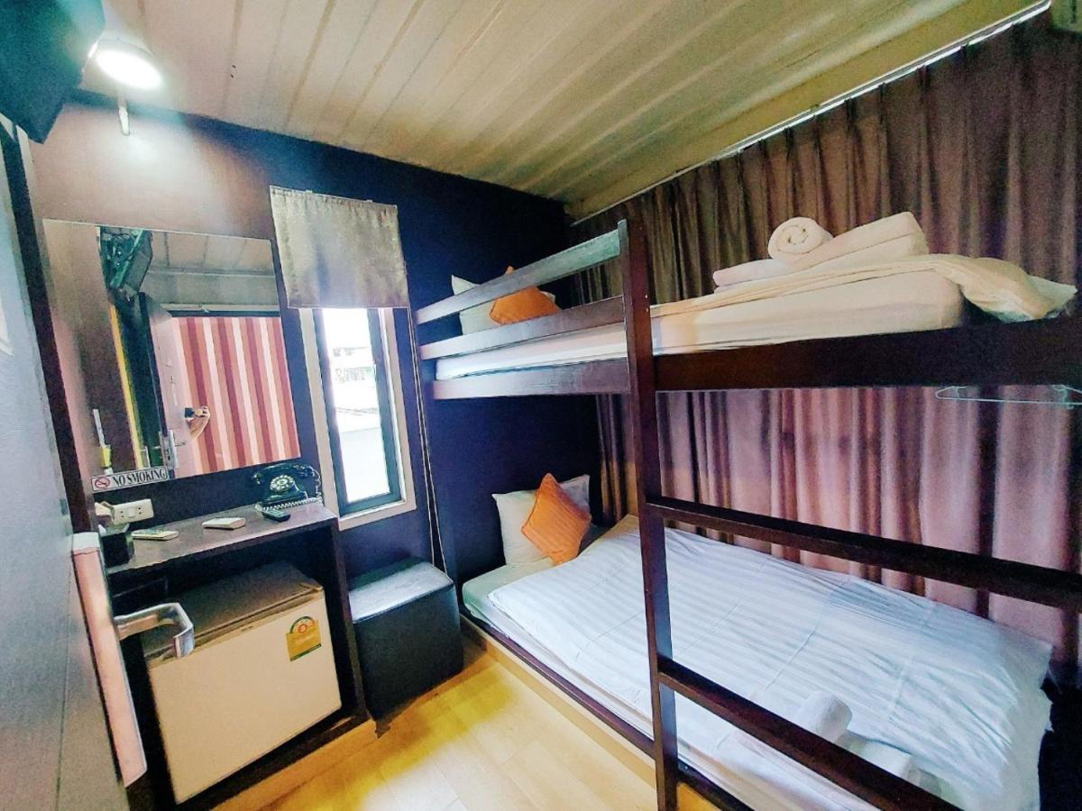 Retro Box Hotel Chumpon Extérieur photo