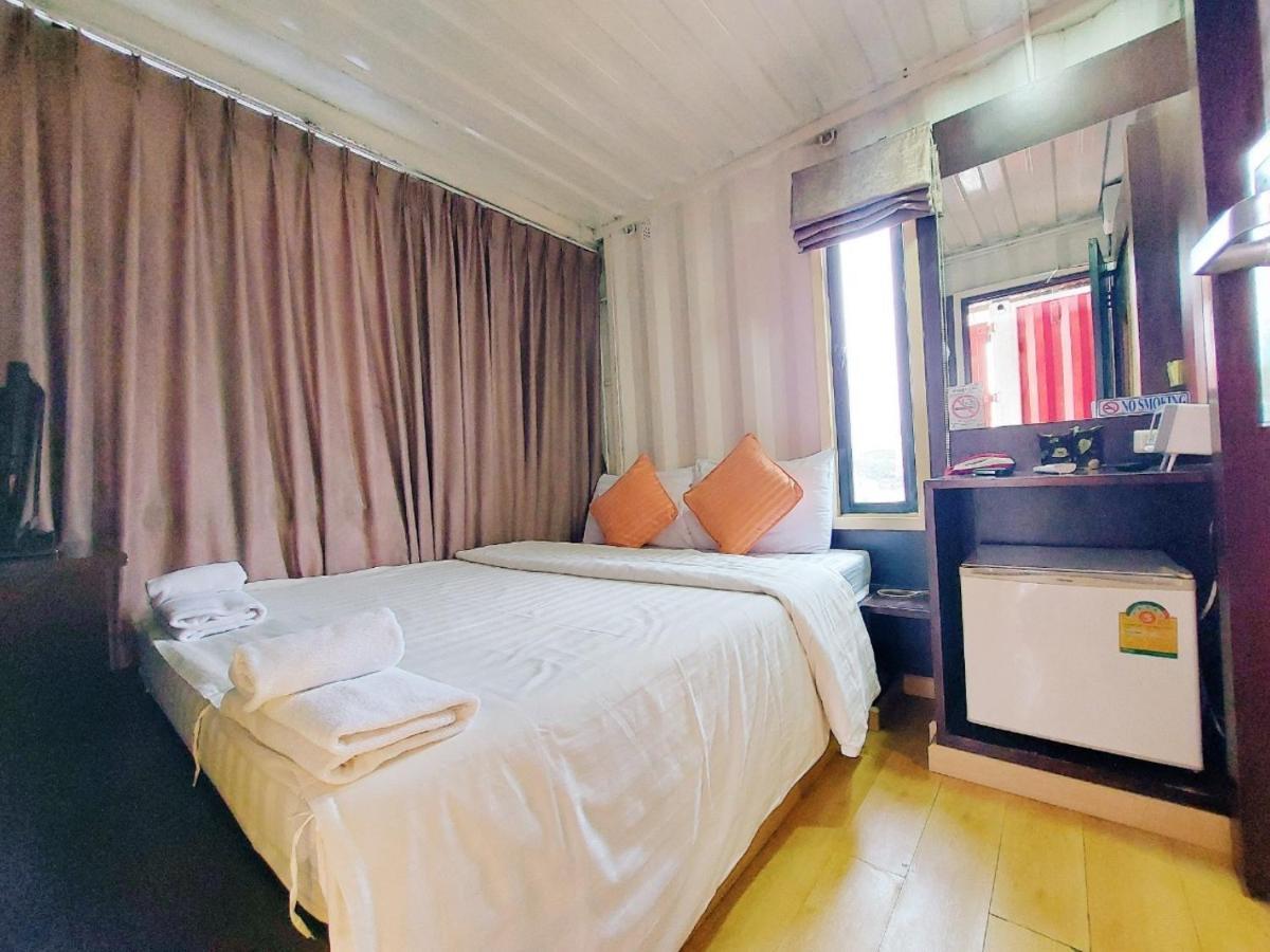 Retro Box Hotel Chumpon Extérieur photo