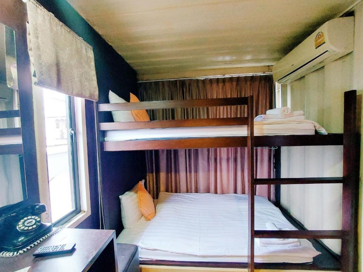 Retro Box Hotel Chumpon Extérieur photo