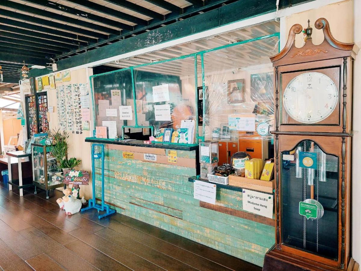 Retro Box Hotel Chumpon Extérieur photo