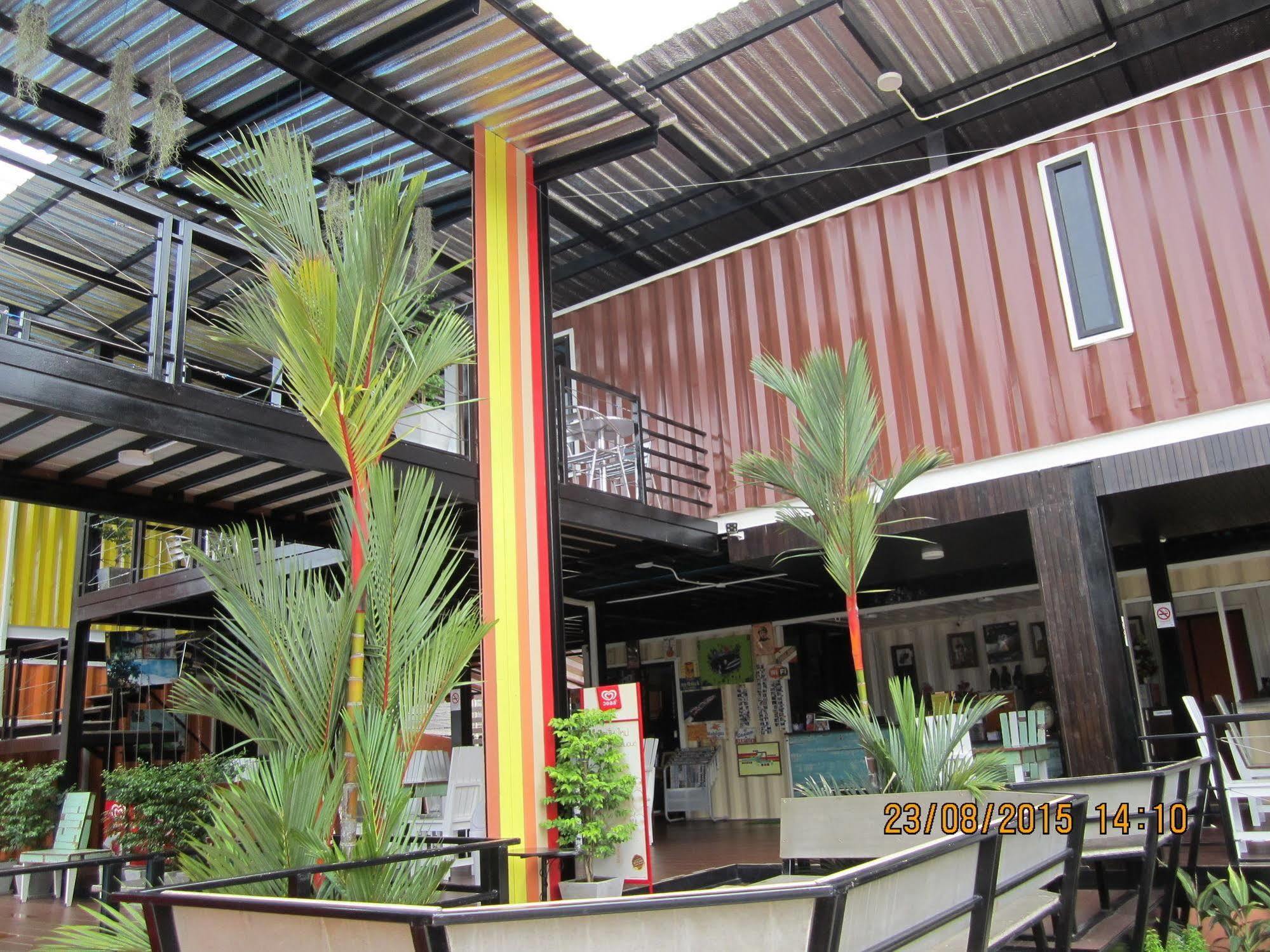 Retro Box Hotel Chumpon Extérieur photo
